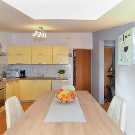 Apartment Fuer 4 Personen Ca 75 Qm In Fazana, Istrien Istrische Riviera