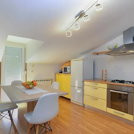 Fuer 4 Personen Ca 75 Qm In Fazana, Istrien Istrische Riviera Apartment Fazana